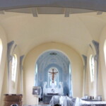 Celkový pohled k presbytáři po dokončení restaurování