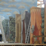 Boční kulisy vojenských stanů, města a lesa před představením Costanza e fortezza (Světce u Tachova, 2015)