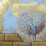 Páv v patě klenby po restaurování