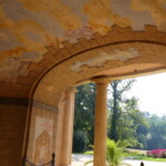 Pohled ze saly terreny do zámeckého parku v průběhu prací