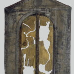 Jedna z doplňkových kulis s průsvitnými dveřmi z voskovaného papíru