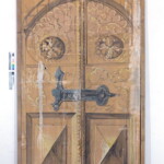 Dvojkřídlé praktikáblové dveře, vsazované do otvoru v zadním prospektu. Stav před restaurováním