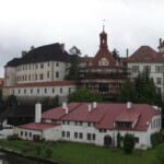 Pohled na zámek s Rondelem během oprav